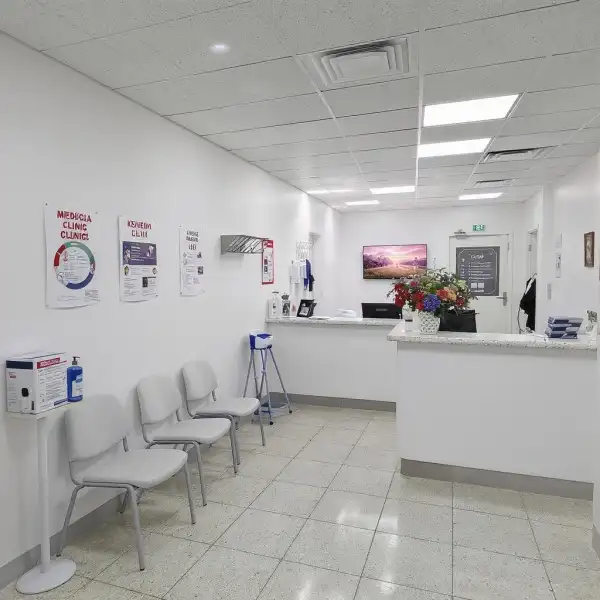 Частная клиника после рабочего дня - после уборки